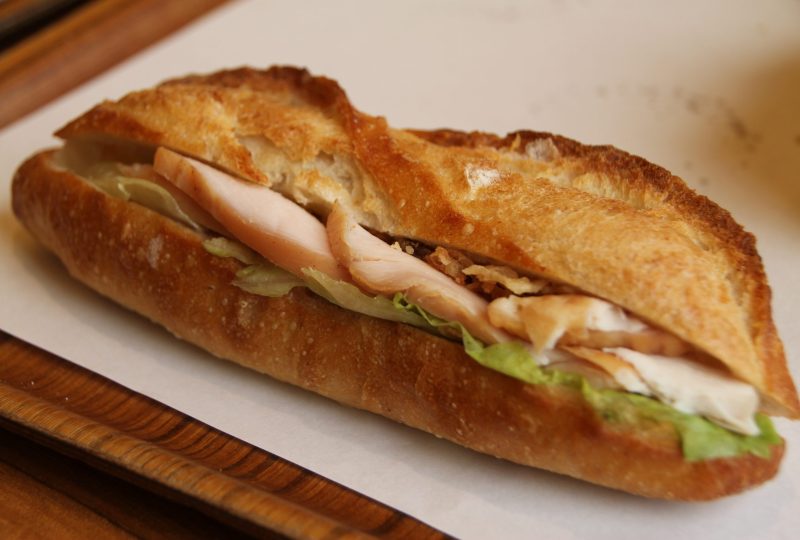 スモークチキンサンド